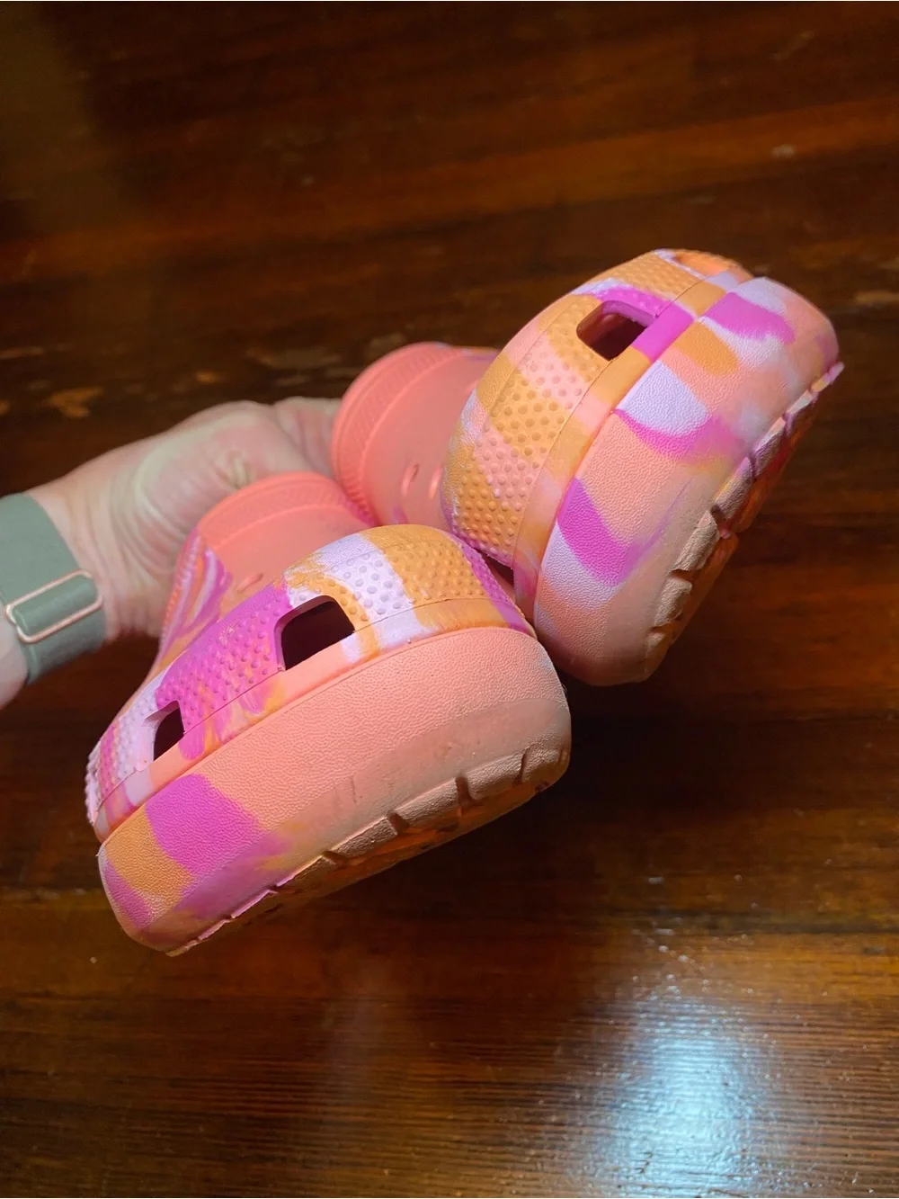 EUC Women’s Size 9 Crocs Classic Platform Marbled Clogs Guava/Multi